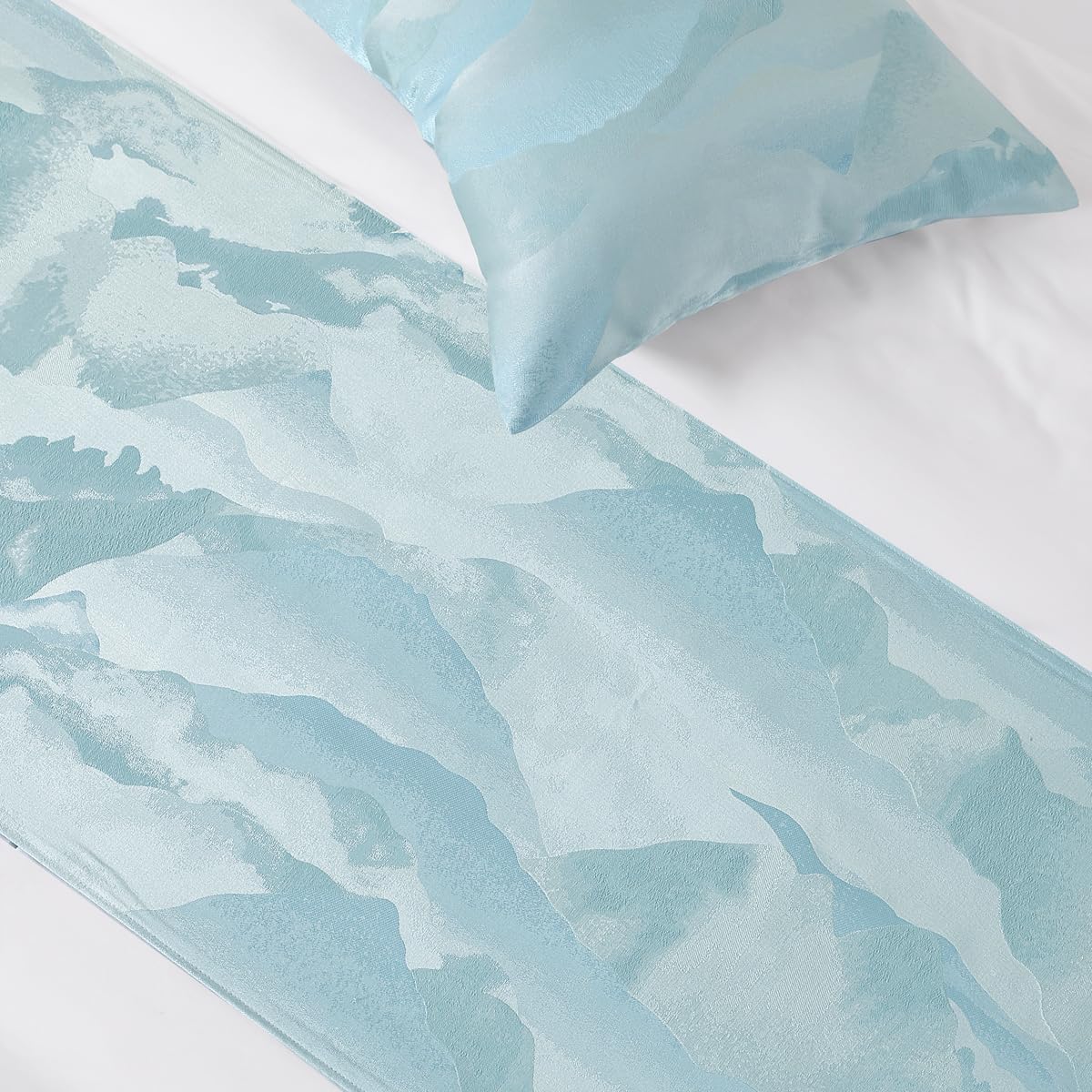 AMBERIS Bed Runners & Scarves, Modern Style Bed Scarf No Fading Soft (Pillowcases Sold Separately)