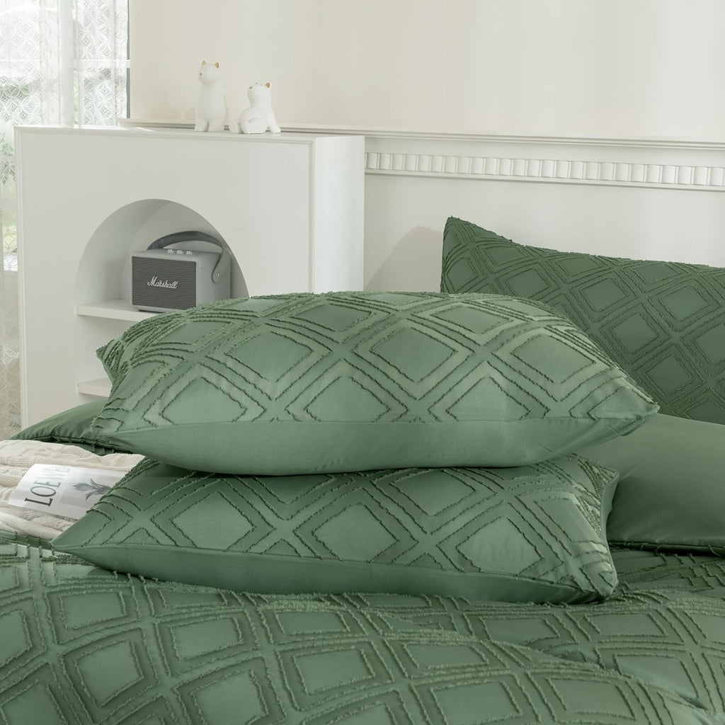 JELLYMONI Pillowcases Standard Size Green 2 Pack Boho Plaid Bed Pillow Covers 20x26in Polyester Envelope Pillow Shams Tufted Bohemian Textured (Pillows are not Included)
