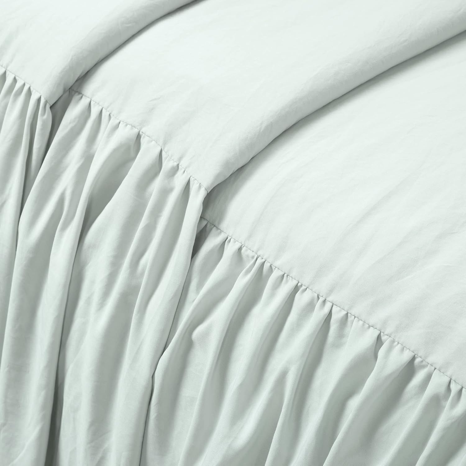 Lush Decor Ruffle Skirt Bedspread Set - 3-Piece Luxurious Farmhouse Bedding - Elegant Ruffle Detail - Timeless Style - Soft Lightweight Sheets - Queen, Sea Salt
