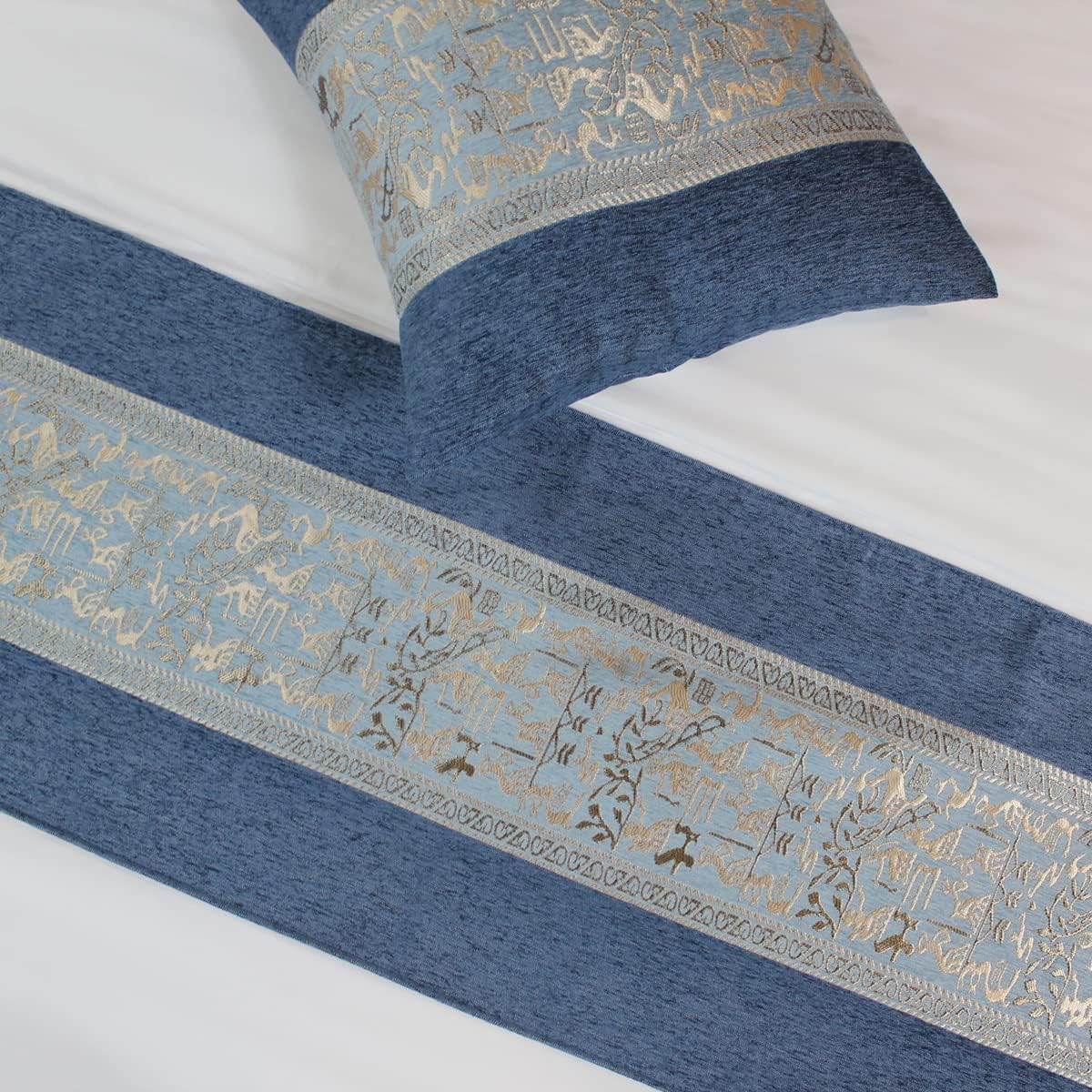 AMBERIS Chenille Bed Runner, Durable Decorative Bed Scarf for Home and Hotel (Pillowcases Sold Separately)