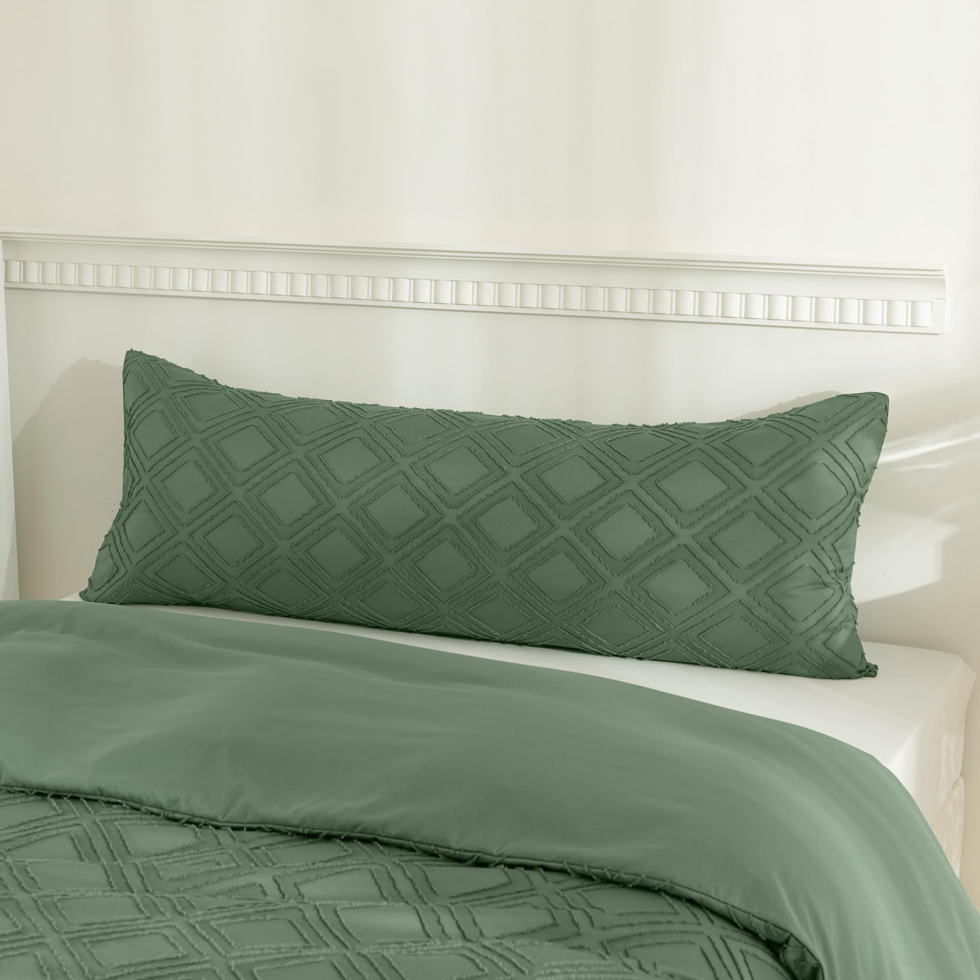 JELLYMONI Pillowcases Standard Size Green 2 Pack Boho Plaid Bed Pillow Covers 20x26in Polyester Envelope Pillow Shams Tufted Bohemian Textured (Pillows are not Included)