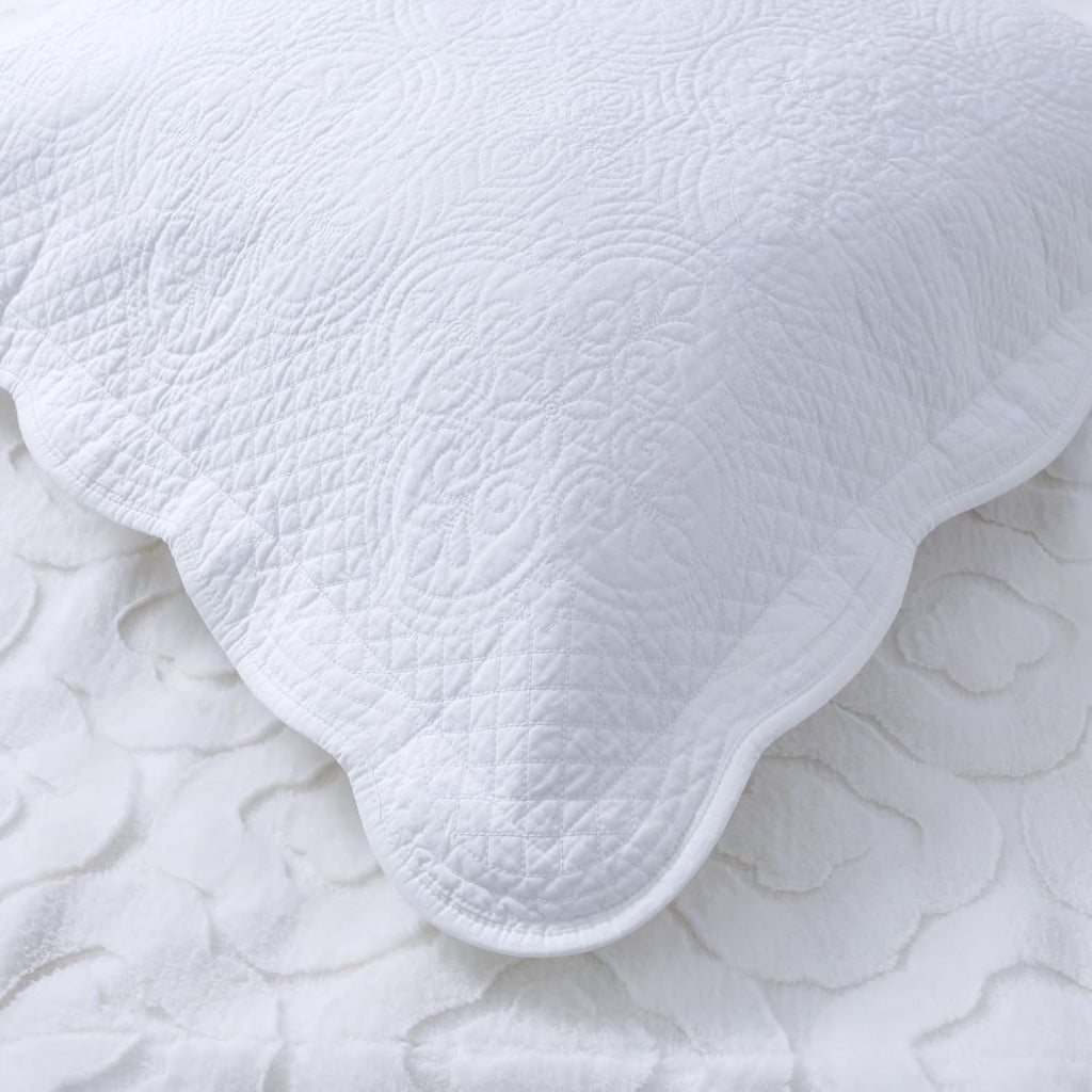 White Quilted Pillow Sham Standard Cotton Medallion Damask Set of 2 Embroidered Floral Pillowcases Scalloped Embossed Matelasse Victorian Vintage Textured Decorative 20×26
