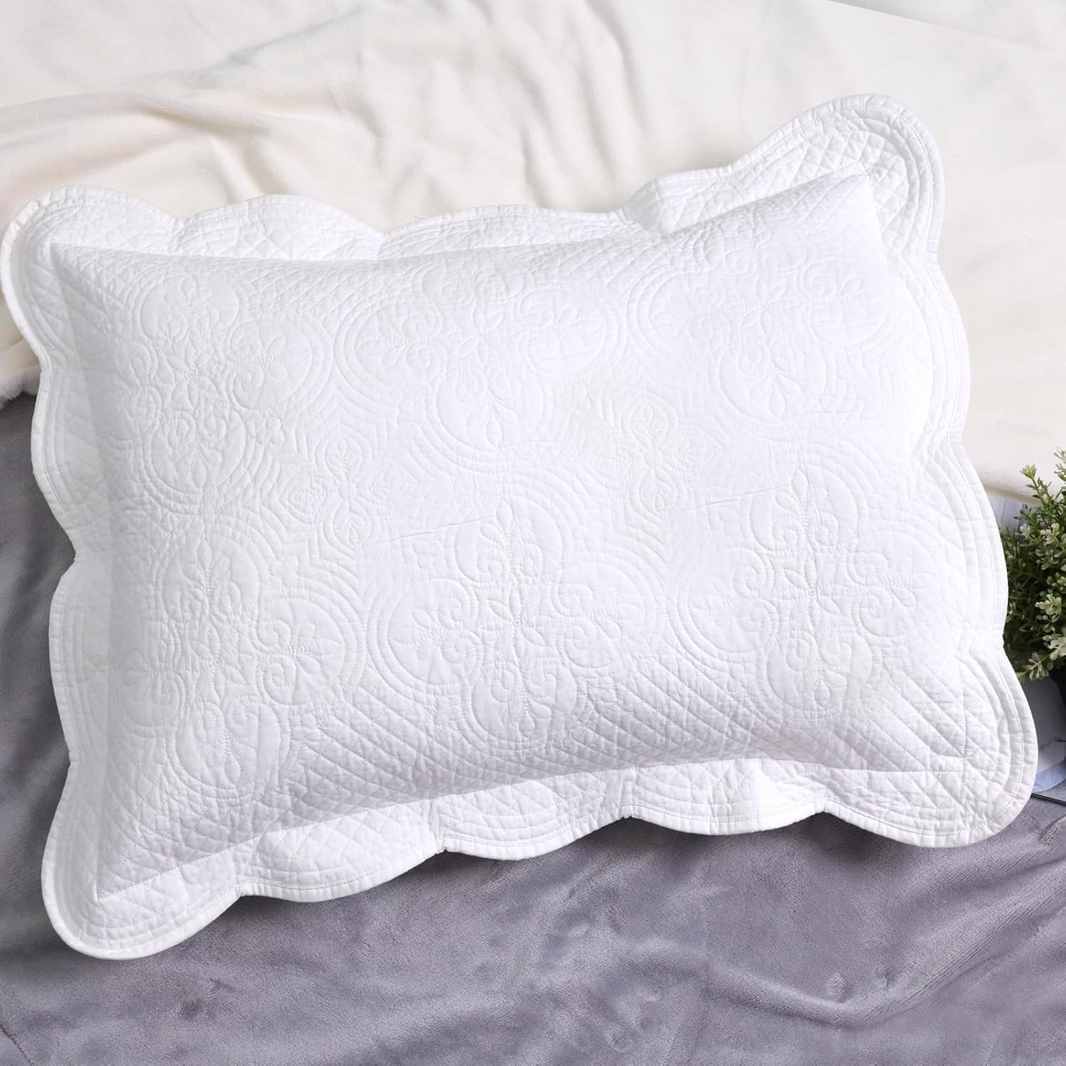 White Quilted Pillow Sham Standard Cotton Medallion Damask Set of 2 Embroidered Floral Pillowcases Scalloped Embossed Matelasse Victorian Vintage Textured Decorative 20×26