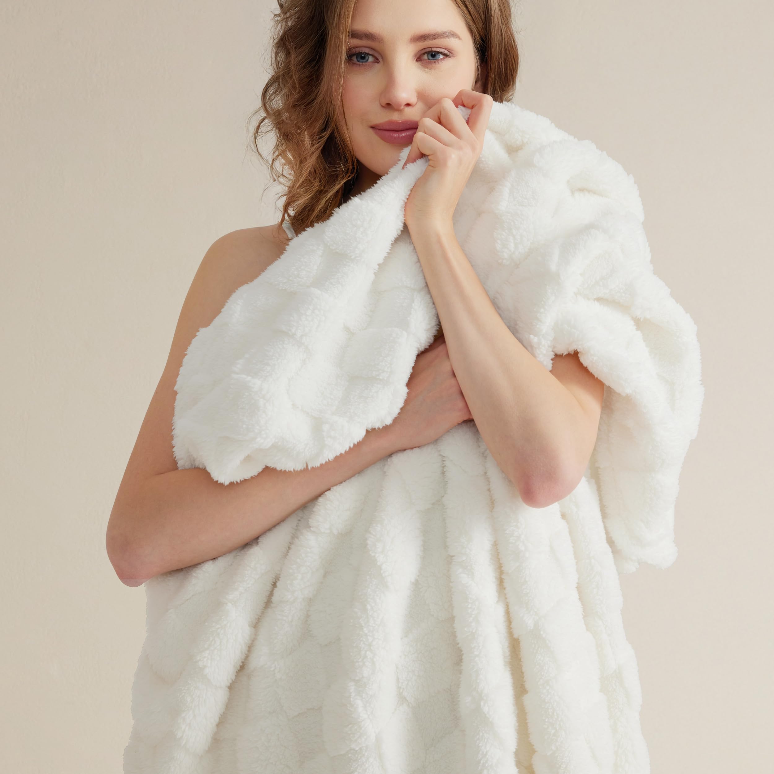 Bedsure GentleSoft Sage Green Throw Blanket for Couch - Checkered Cute Fleece Blankets, Soft Cozy Summer Throw for Bedroom Home Decor Gifts for Mom Girls, Green, 50x60 Inches