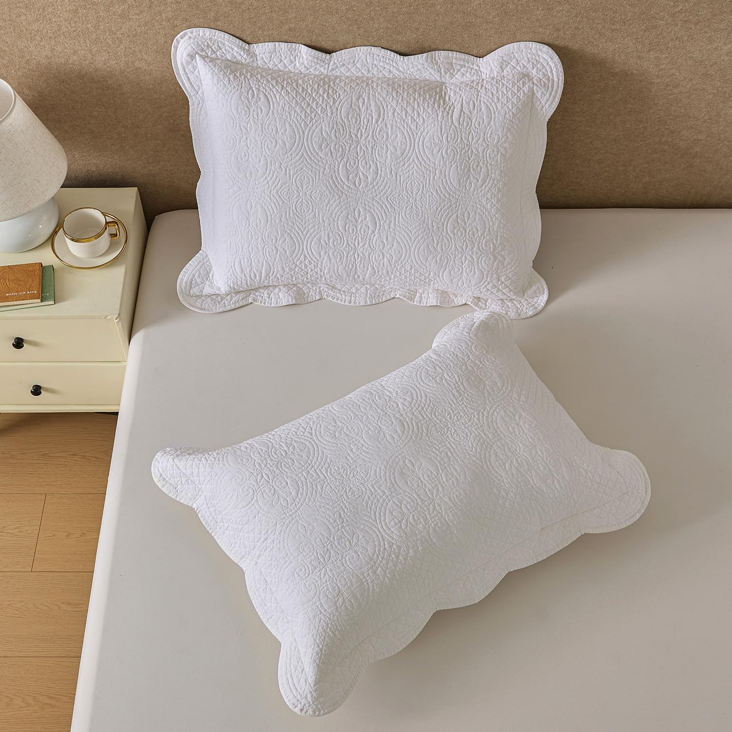White Quilted Pillow Sham Standard Cotton Medallion Damask Set of 2 Embroidered Floral Pillowcases Scalloped Embossed Matelasse Victorian Vintage Textured Decorative 20×26