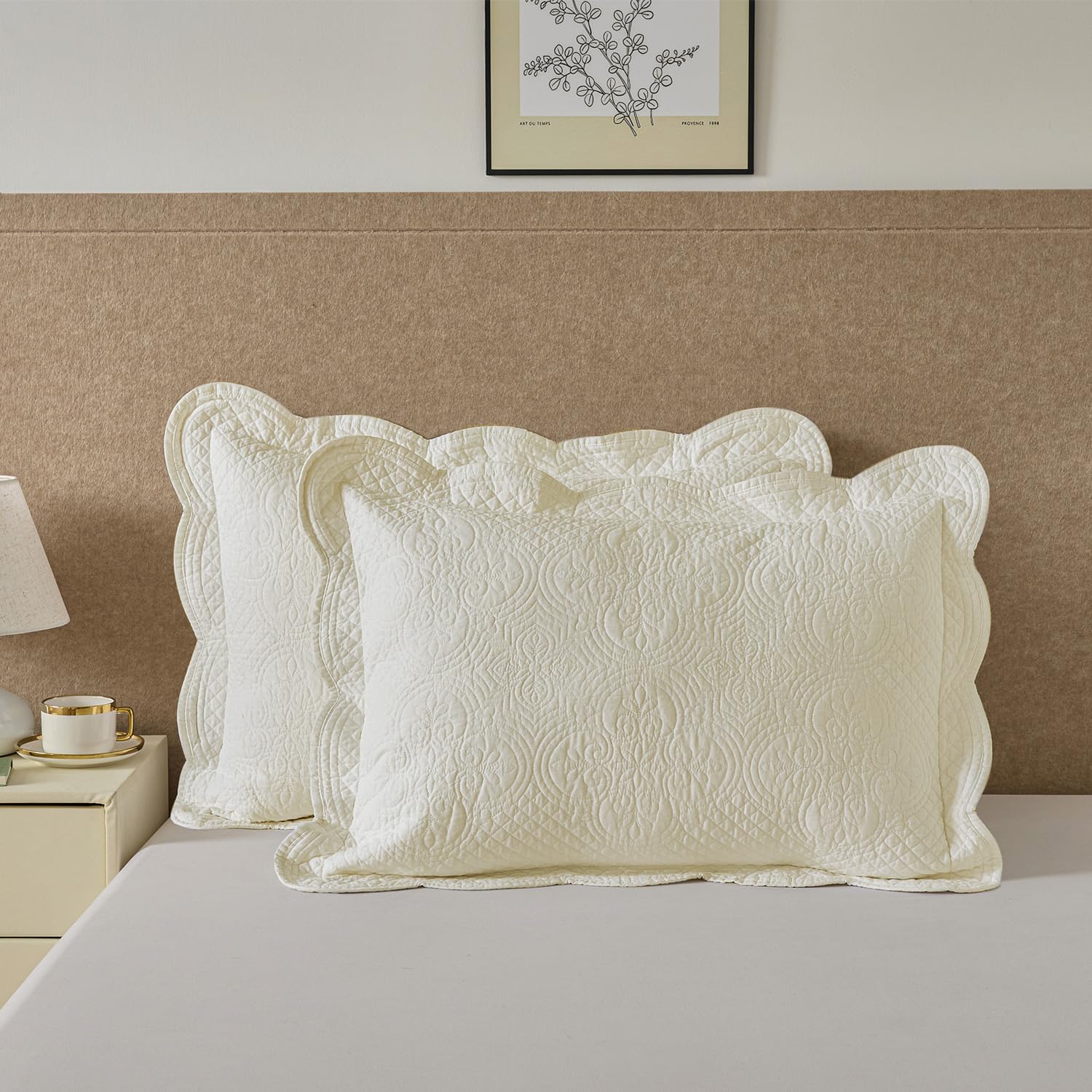 White Quilted Pillow Sham Standard Cotton Medallion Damask Set of 2 Embroidered Floral Pillowcases Scalloped Embossed Matelasse Victorian Vintage Textured Decorative 20×26