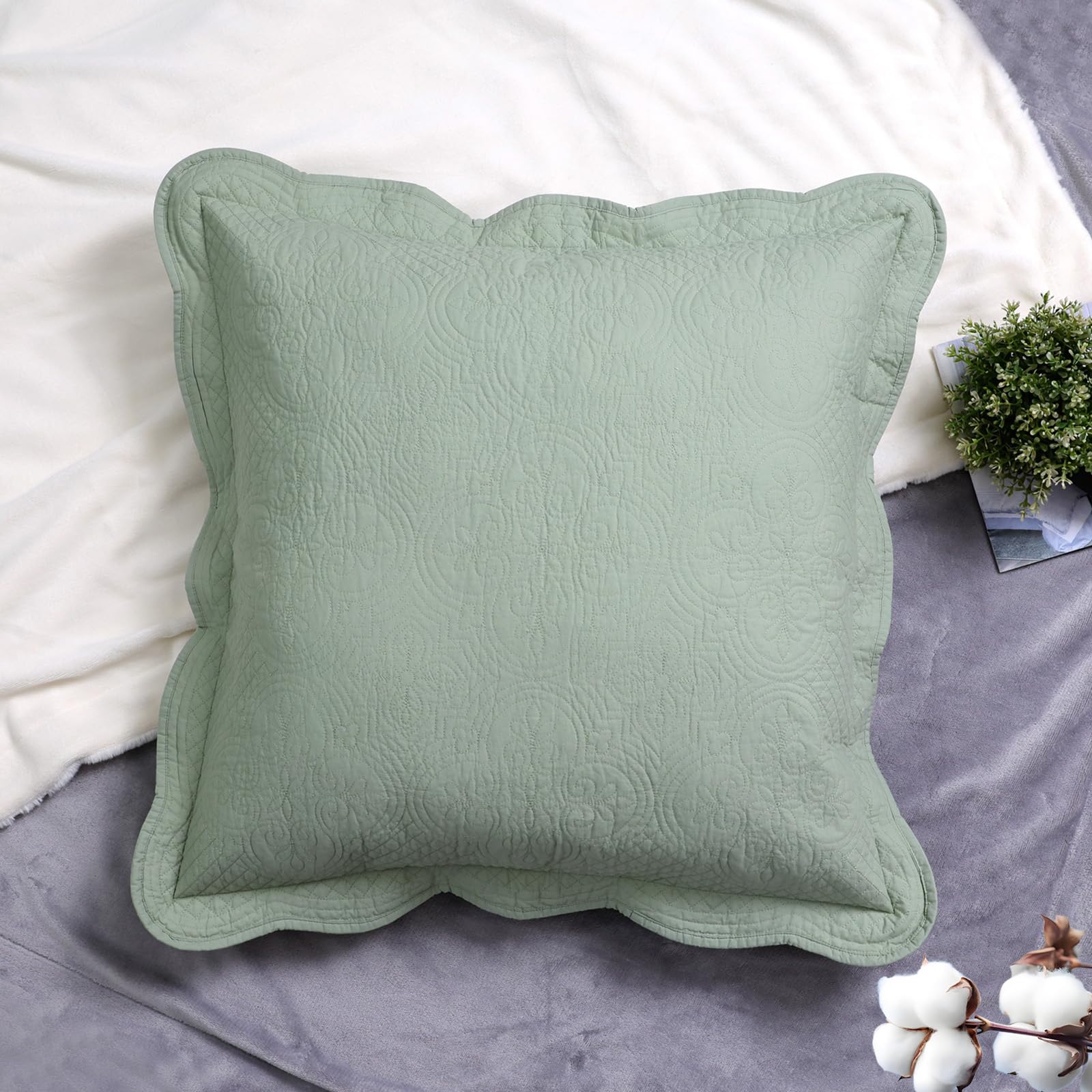 White Quilted Pillow Sham Standard Cotton Medallion Damask Set of 2 Embroidered Floral Pillowcases Scalloped Embossed Matelasse Victorian Vintage Textured Decorative 20×26