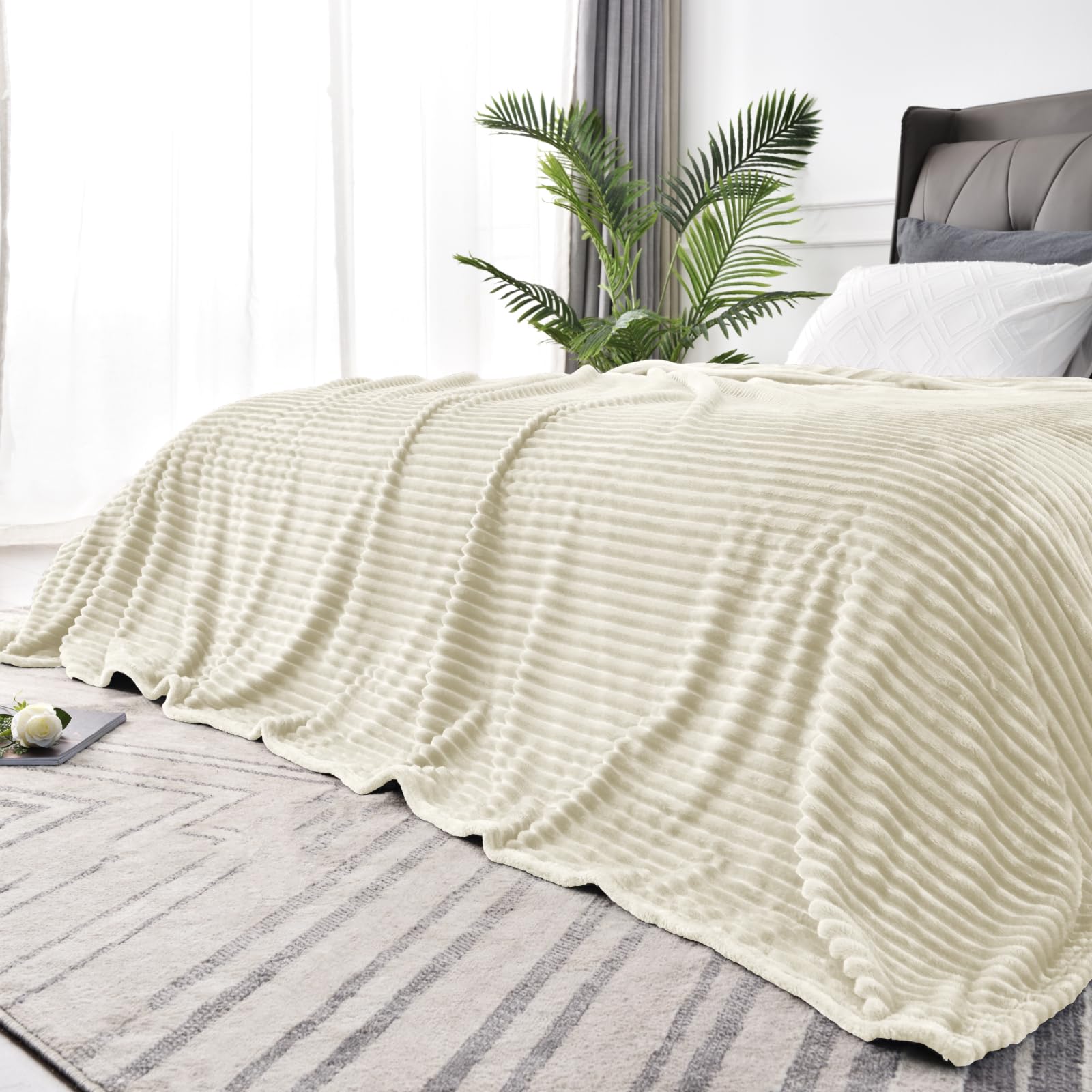 BEDELITE Fleece Throw Blanket for Couch – 3D Ribbed Jacquard Soft and Warm Decorative Fuzzy Blanket – Cozy, Fluffy, Plush Lightweight Pink Throw Blankets for Bed, Sofa, 50x60 inches