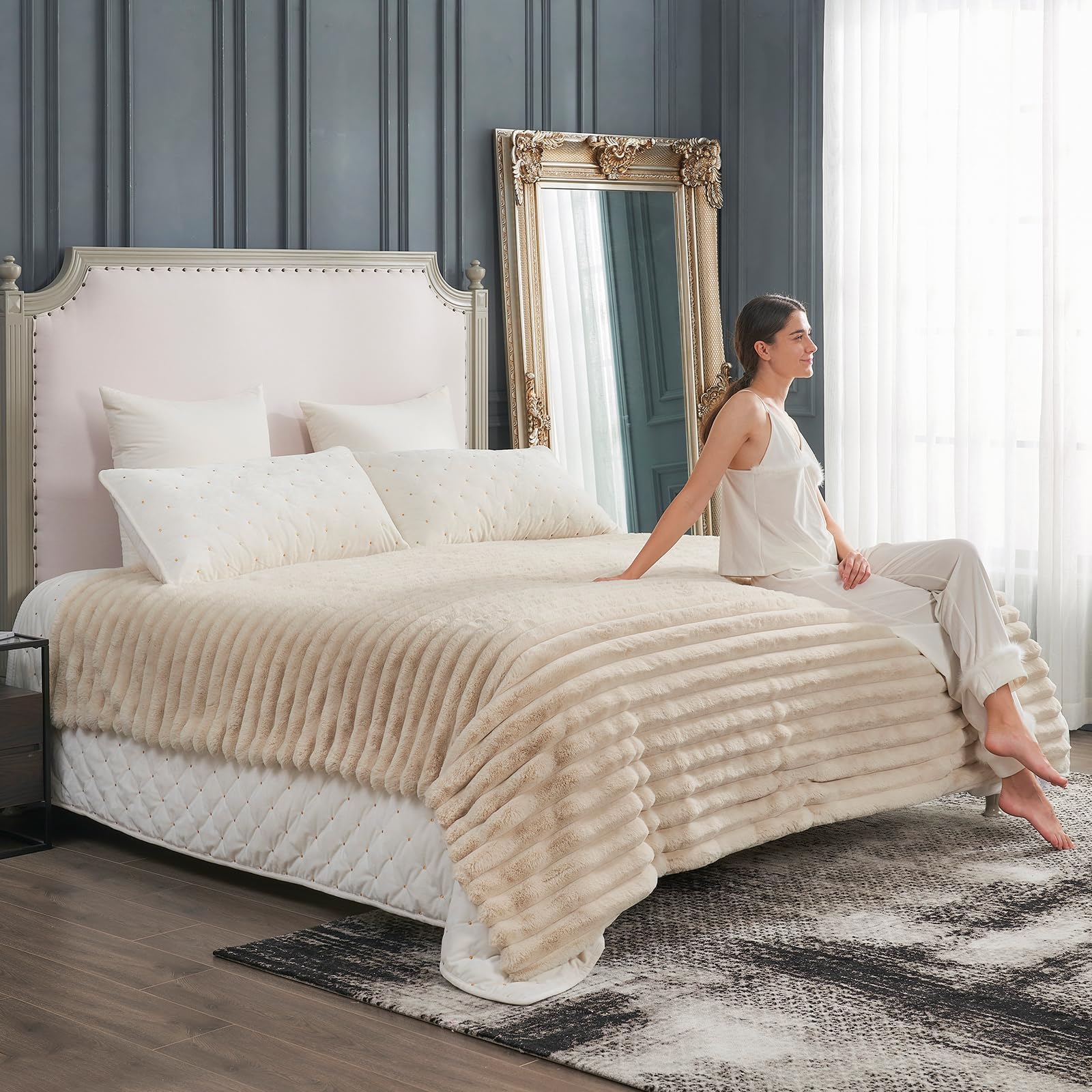 Cozy Bliss Faux Fur Throw Blanket for Couch, Cozy Warm Plush Striped Blanket for Sofa Bedroom Living Room, 50 * 60 Inches Hot Pink