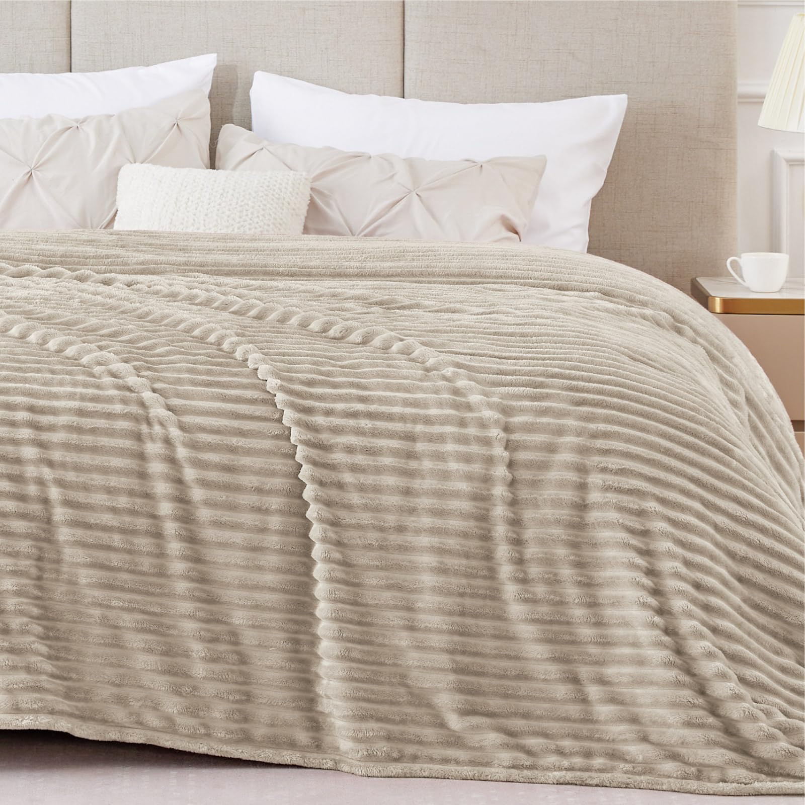 BEDELITE Fleece Throw Blanket for Couch – 3D Ribbed Jacquard Soft and Warm Decorative Fuzzy Blanket – Cozy, Fluffy, Plush Lightweight Pink Throw Blankets for Bed, Sofa, 50x60 inches
