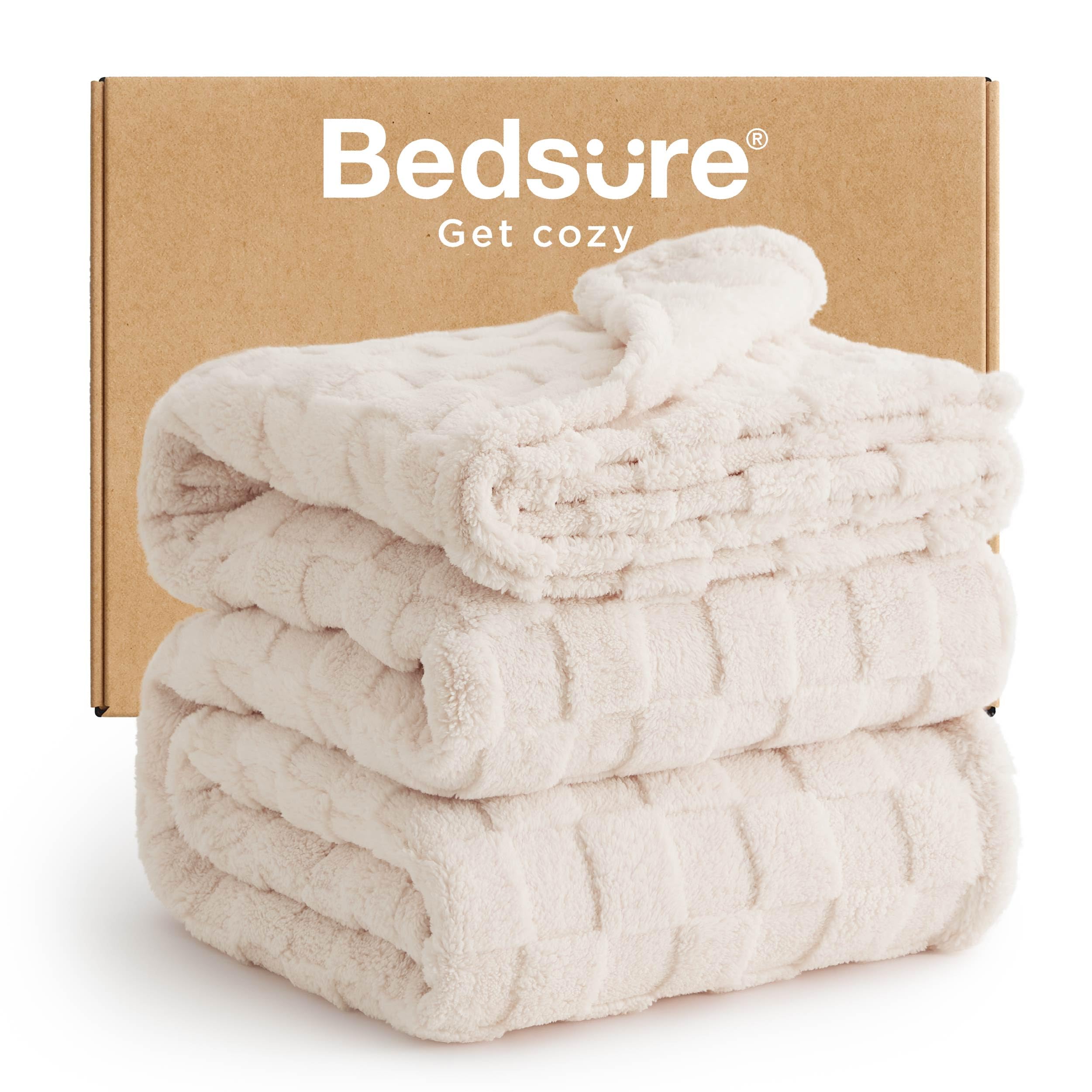 Bedsure GentleSoft Sage Green Throw Blanket for Couch - Checkered Cute Fleece Blankets, Soft Cozy Summer Throw for Bedroom Home Decor Gifts for Mom Girls, Green, 50x60 Inches
