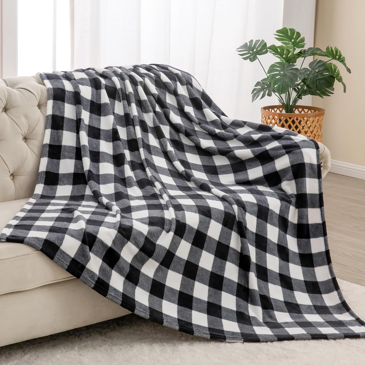 BEDELITE Plaid Fleece Throw Blanket for Couch, Black & White Checkered Flannel Blanket, Cozy & Soft Buffalo Plaid Decor Blanket for Women, Men, 50"x60"