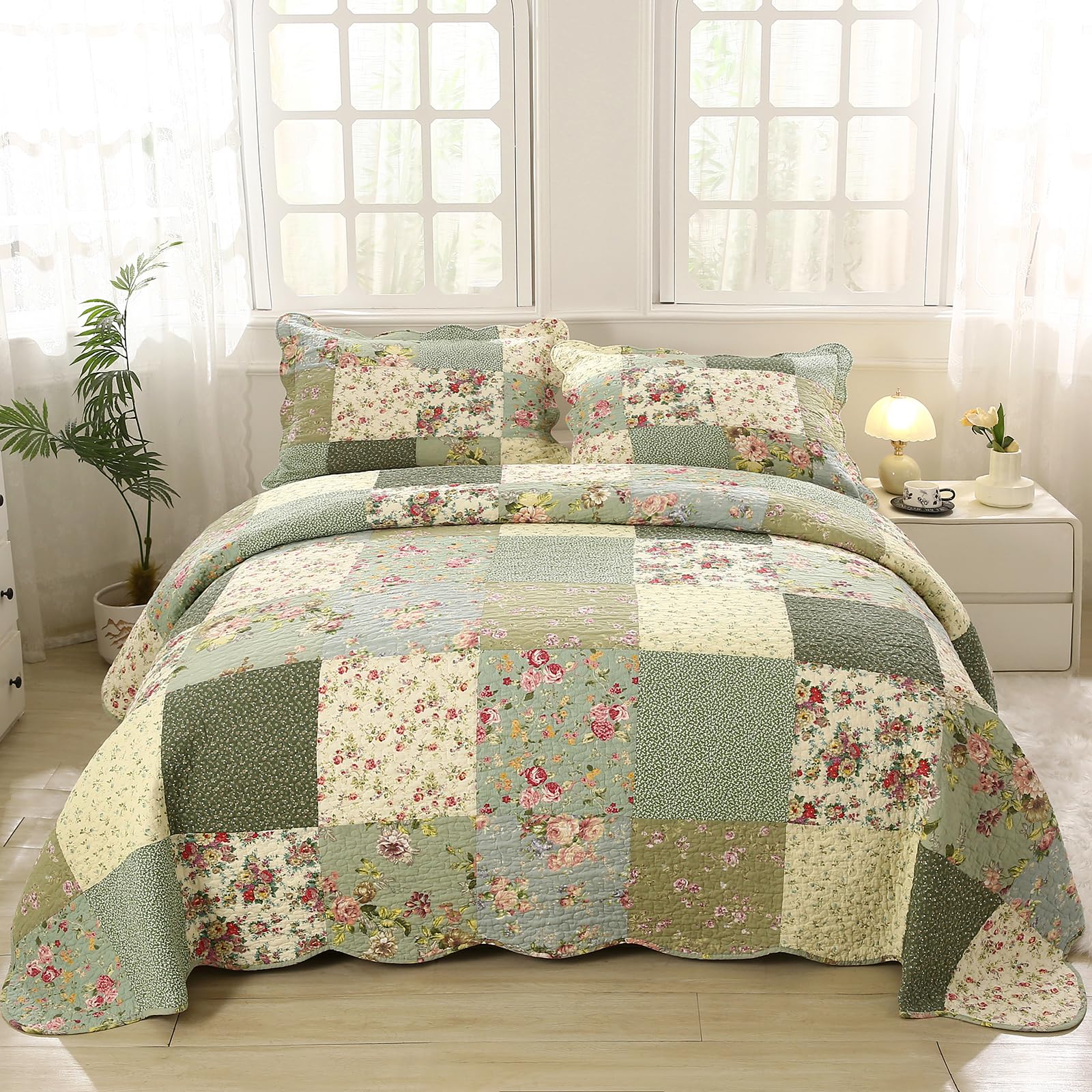 vctops Farmhouse Green 3 Piece Embroidered Floral Quilted Bedspread Quilt Set 100% Cotton Reversible Patchwork Coverlet Set 1 Quilt and 2 Pillow Shams (Green,Queen)
