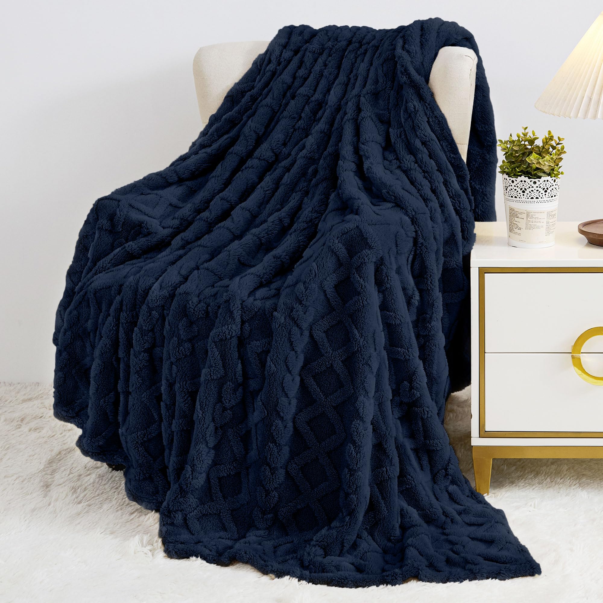 Aganear Fleece Throw Blanket