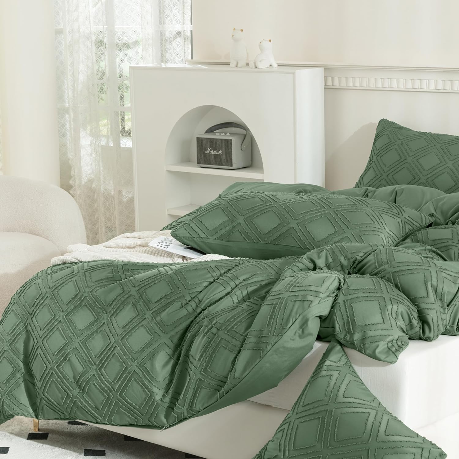JELLYMONI Pillowcases Standard Size Green 2 Pack Boho Plaid Bed Pillow Covers 20x26in Polyester Envelope Pillow Shams Tufted Bohemian Textured (Pillows are not Included)