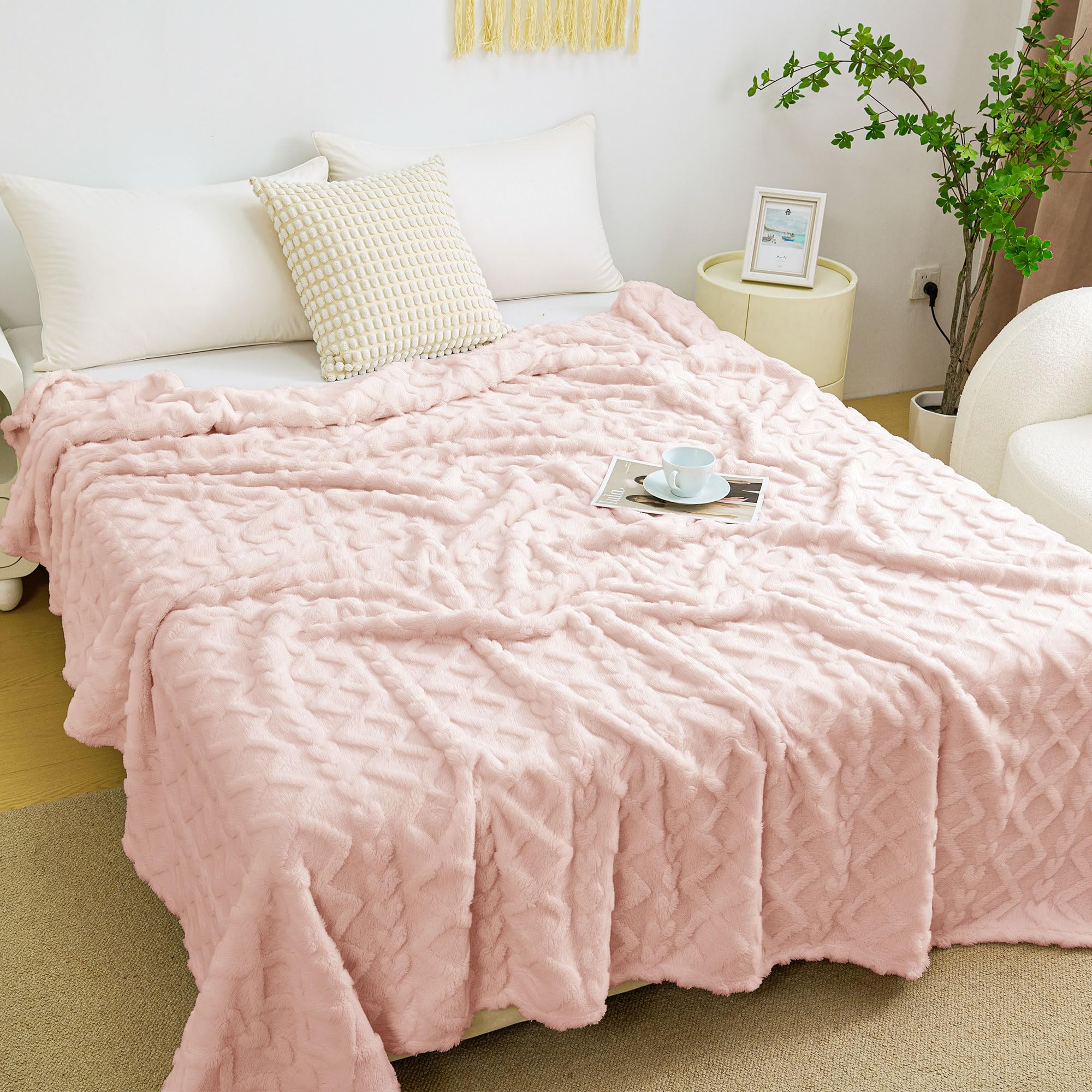 Aganear Fleece Throw Blanket