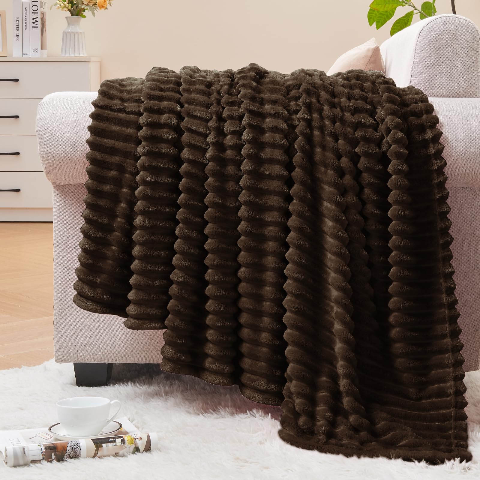 BEDELITE Fleece Throw Blanket for Couch – 3D Ribbed Jacquard Soft and Warm Decorative Fuzzy Blanket – Cozy, Fluffy, Plush Lightweight Pink Throw Blankets for Bed, Sofa, 50x60 inches