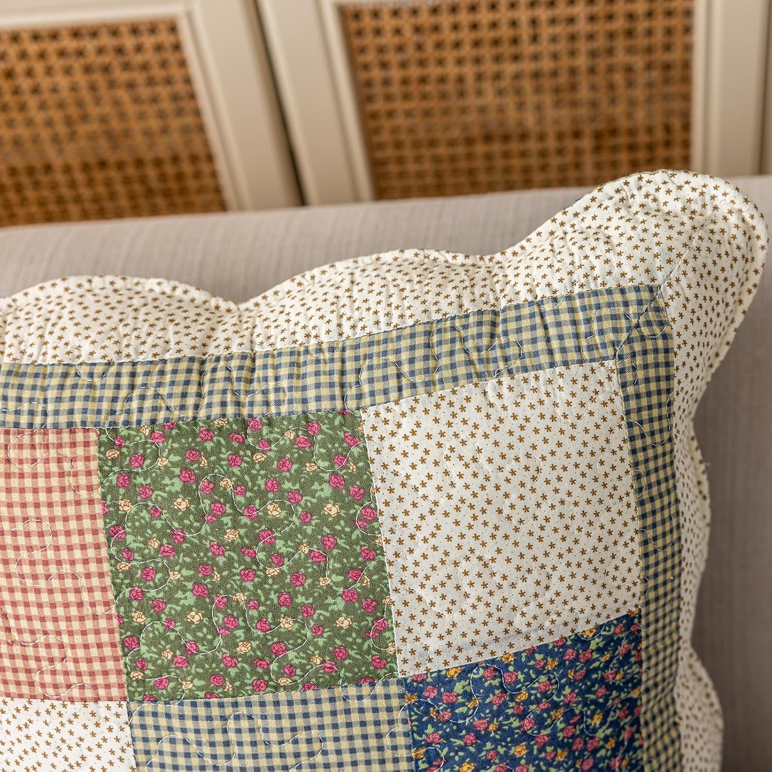 vctops Set of 2 Quilted 100% Cotton Boho Throw Pillow Covers 18" x 18" Farmhouse Country Floral Patchwork Decorative Cushion Cover, Patchwork Flower M