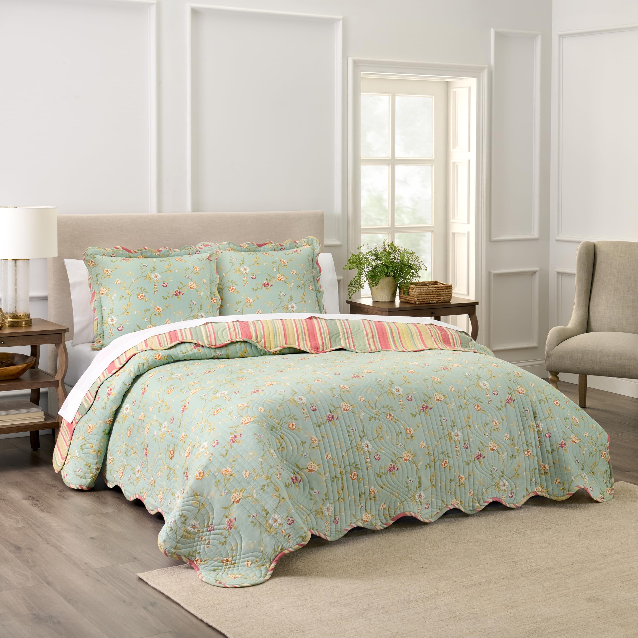 Waverly Charleston Chirp 4 Piece Quilt Set - 100% Cotton Light Weight Bedding with Bed Skirt & 2 Pillow Shams - Full/Queen Papaya