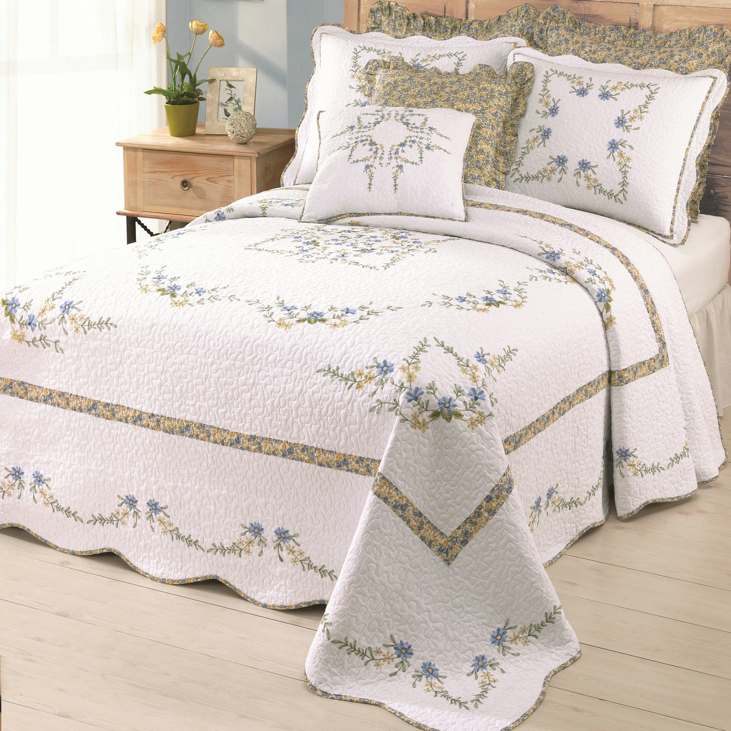 Modern Heirloom Heather Embroidered Single Pillow Sham - Lightweight Breathable All Seasons Bedding, King Sham, Blue/White