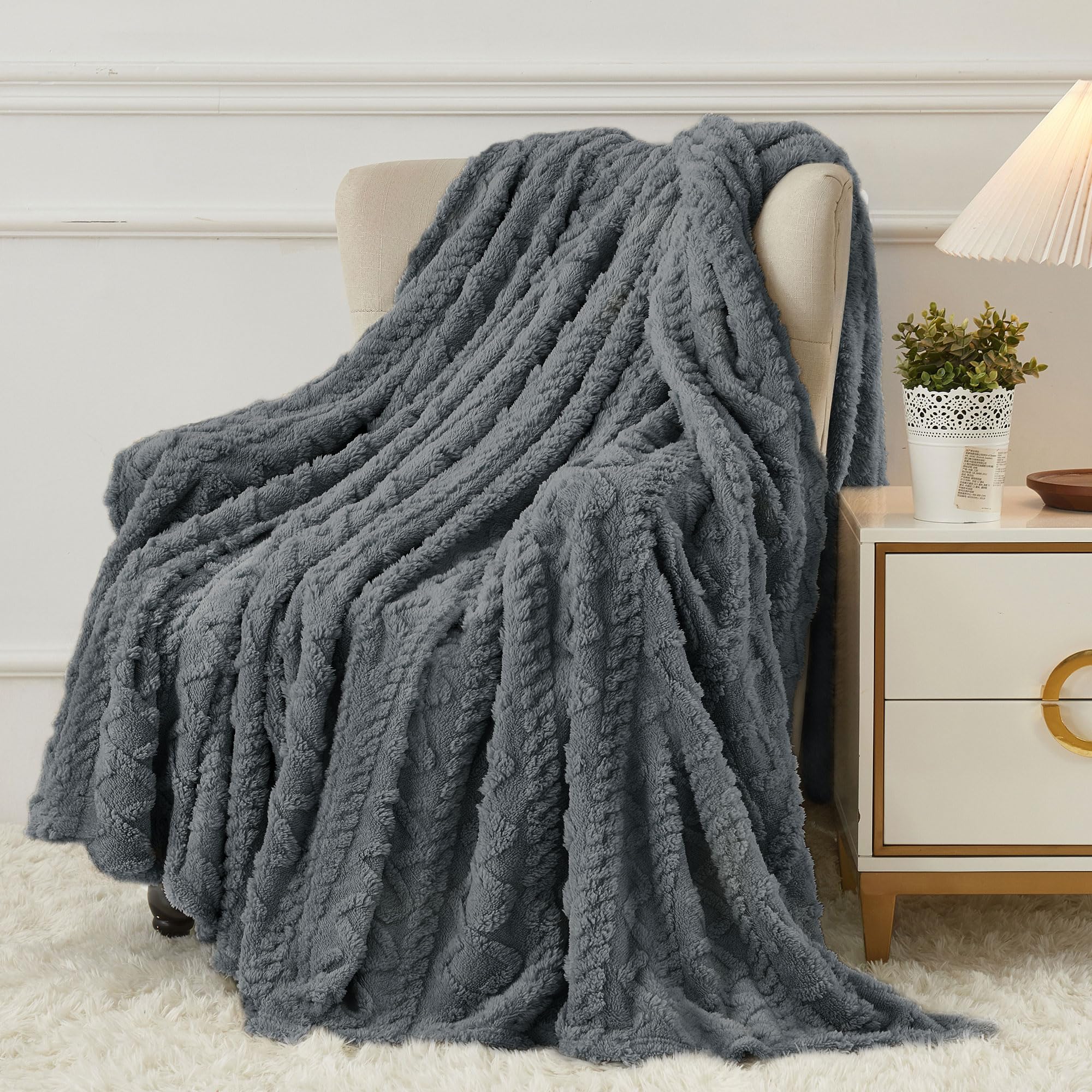 Aganear Fleece Throw Blanket