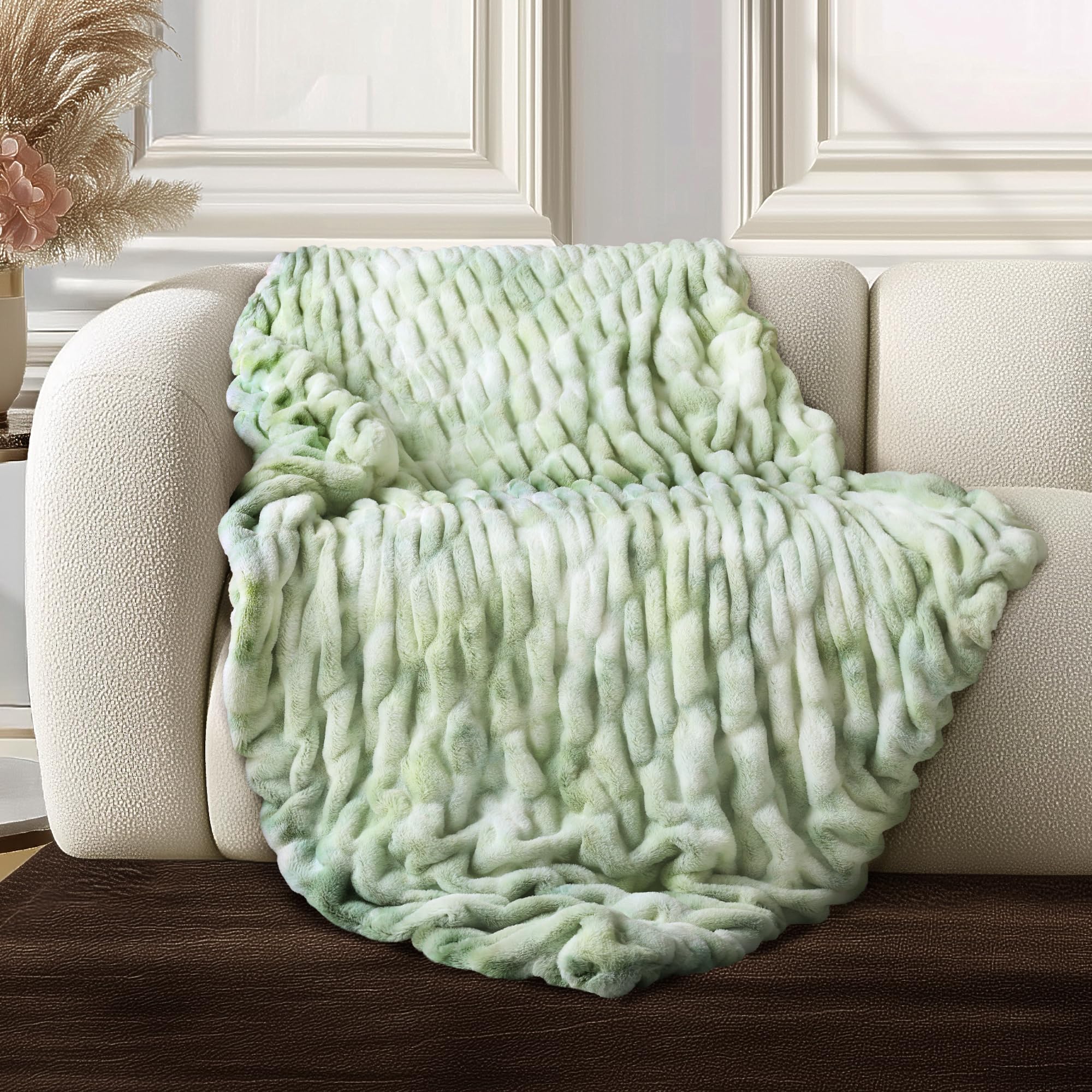 Ultra Soft Cozy Faux Fur Throw Blanket, Fuzzy Plush Thick Bubble Blanket, Luxury Fluffy Blanket for Couch, Sofa, Bedroom, and Living Room, 50x60 Inches, Cream White