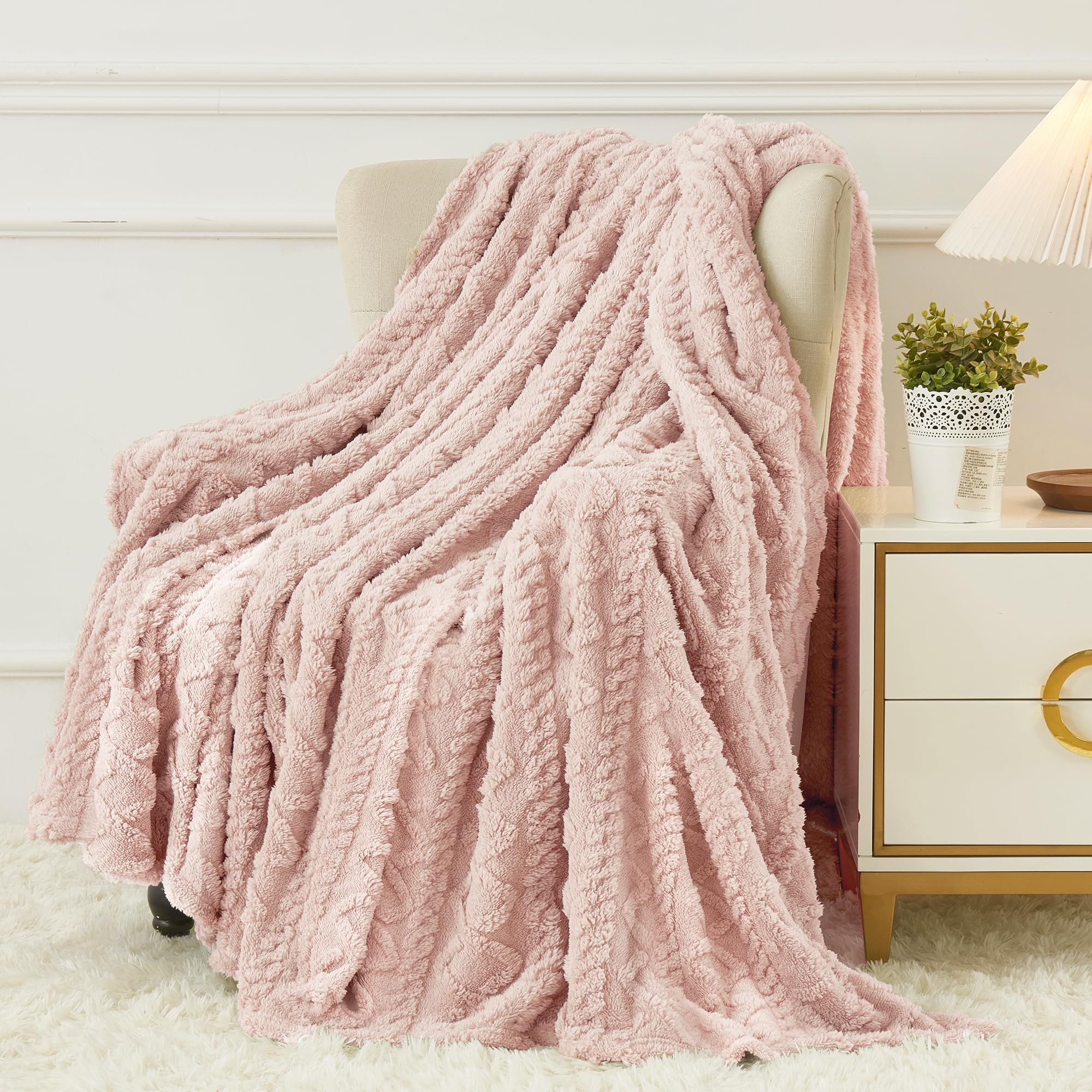 Aganear Fleece Throw Blanket