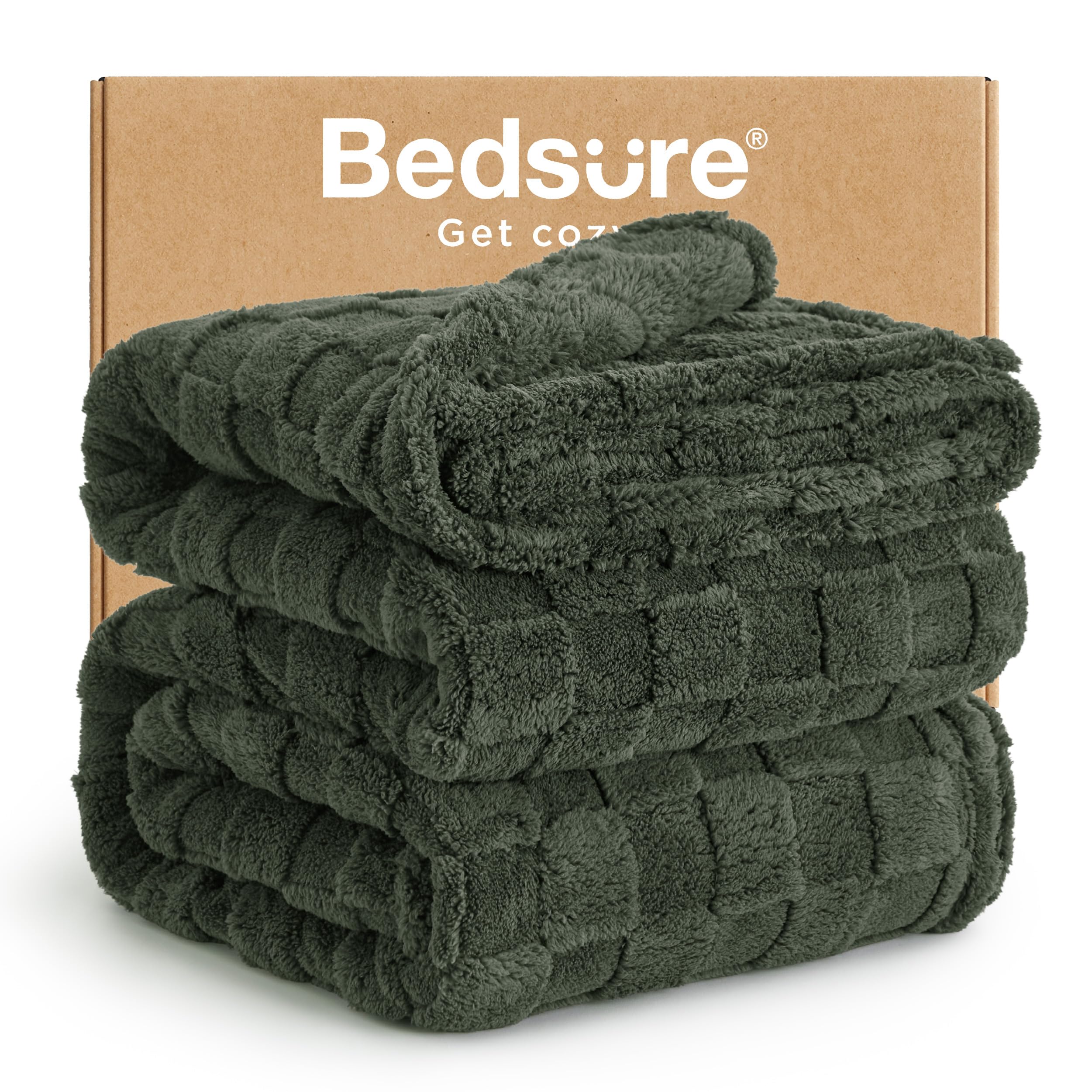 Bedsure GentleSoft Sage Green Throw Blanket for Couch - Checkered Cute Fleece Blankets, Soft Cozy Summer Throw for Bedroom Home Decor Gifts for Mom Girls, Green, 50x60 Inches